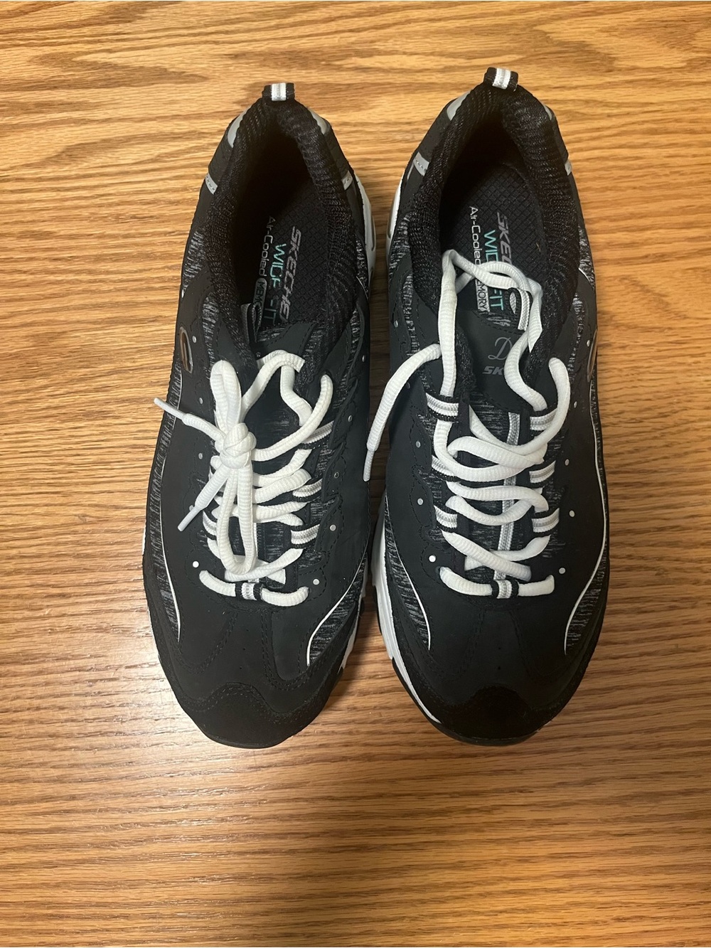 Skechers D'Lites Black & White Sporty Casual Memory Foam Shoes Size 10 - Picture 6 of 9